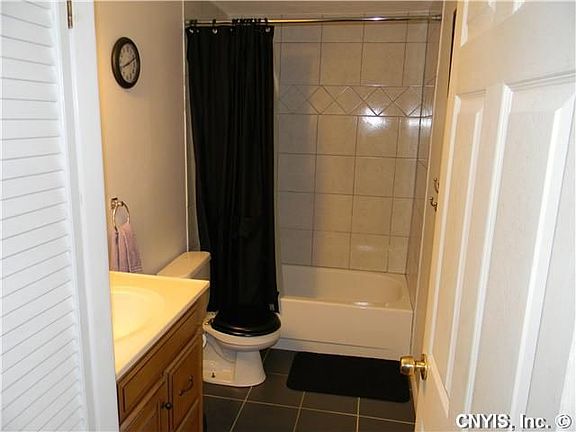4th image of 8277 Mantova Dr