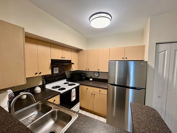 5th image of 723 Siena Palm Dr