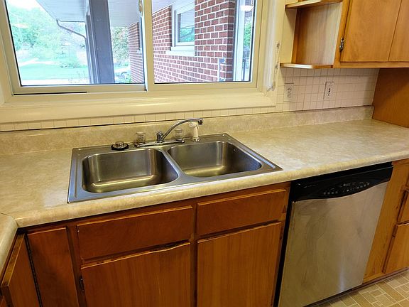 5th image of 1706 Arbordale St