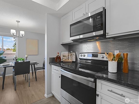 3rd image of 6055 35th Avenue SW #206