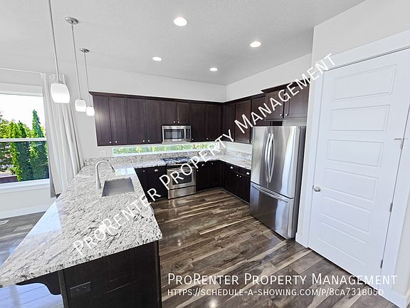 4th image of 1308 E Maple Way