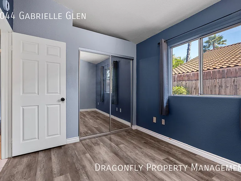 2044 Gabrielle Gln — Photo 23