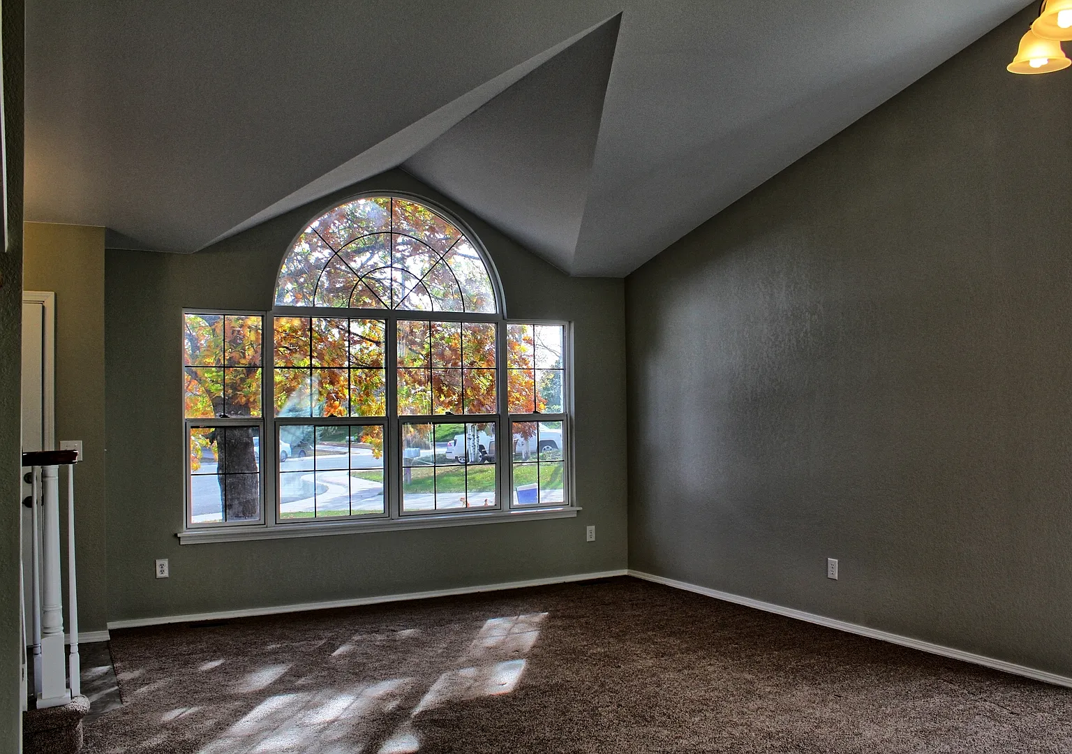 4 bed 3 bath Stonegate home across from park — Photo 2