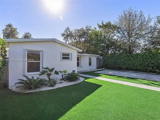 340 NW 45th St — Photo 1