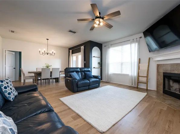 1627 Kawati Way, Krum, TX 76249