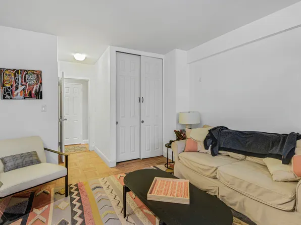 345 East 56th Street image 11 of 11