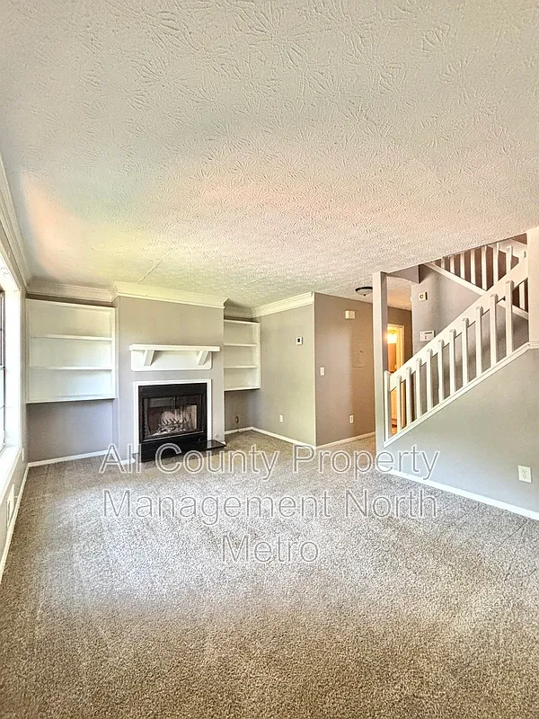 2 bed, 1.5 bath, $1,295 — Photo 2