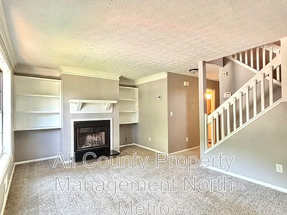 3rd image of 2241 Highpoint Rd