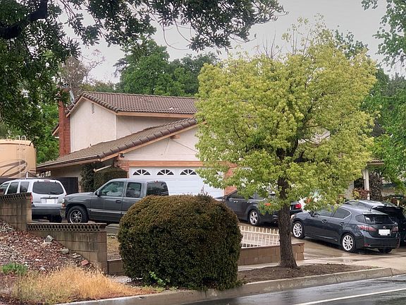 3rd image of 2142 Grand Ave