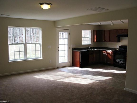 2nd image of 8 A Leesford Trl
