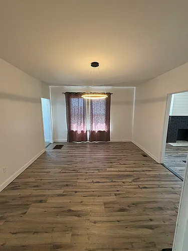 2571 Jackson Ave Photo 1
