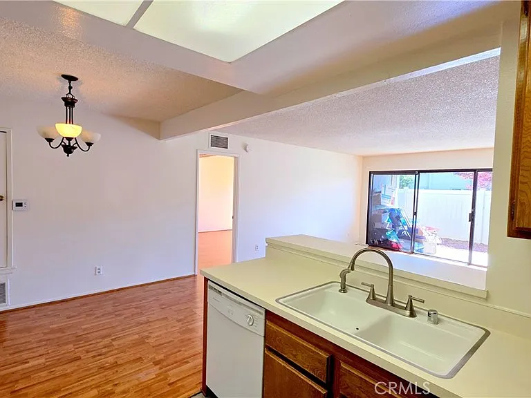 25 Carriage Way — Photo 8