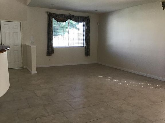 3rd image of 39659 Chardonnay Pl