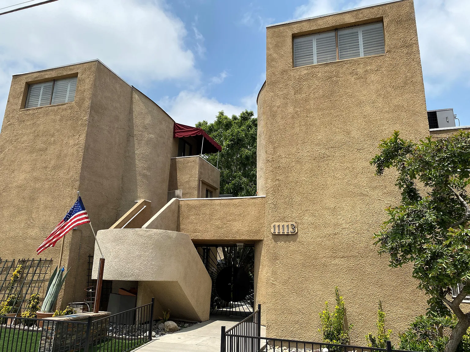 Moorpark Apartments — Photo 1