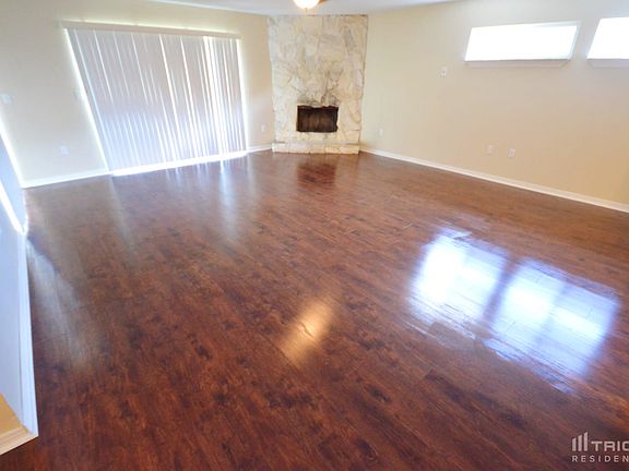 2nd image of 1627 Saint Catherine Dr E