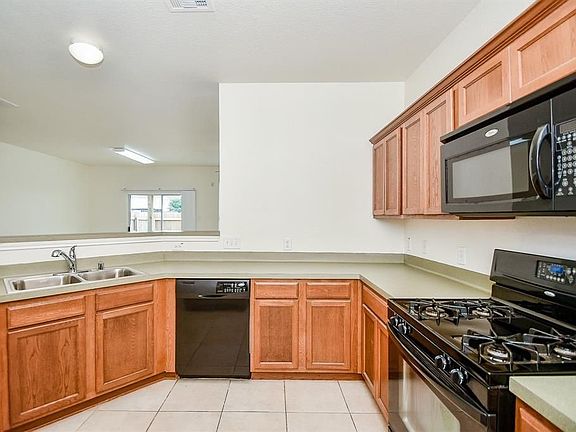 5th image of 8022 Fisher Glen Ln