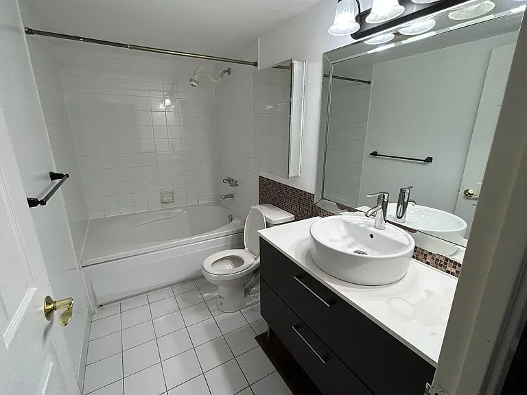 75 Riverside Dr E #705 — Photo 12