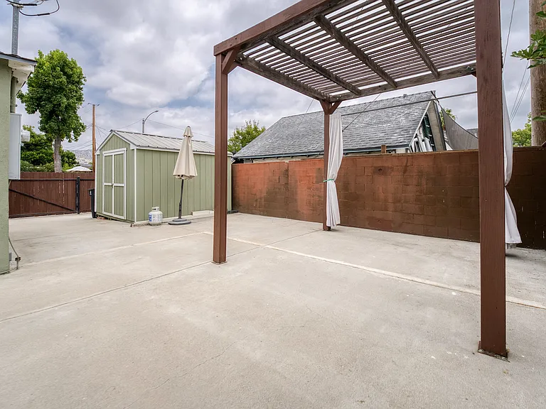 Back Yard/Shed