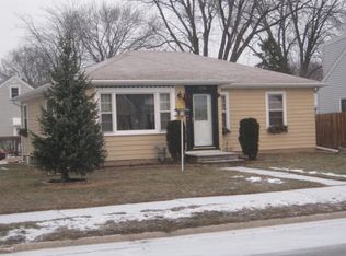 1176 Hickory Hill Dr, Green Bay, WI 54304