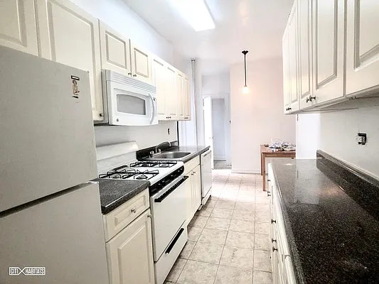 Rented by Citi Habitats | media 68