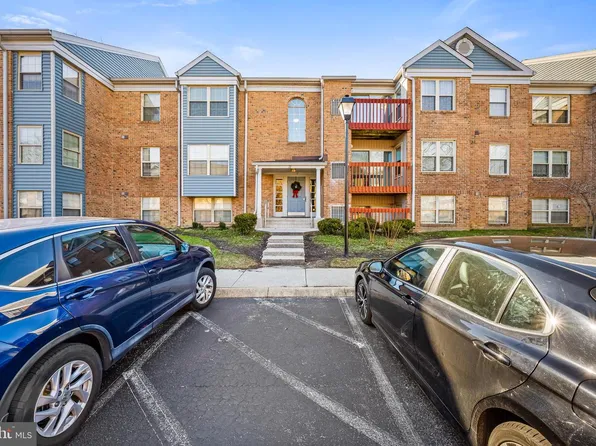 12 Cloverwood Ct APT 302, Baltimore, MD 21221