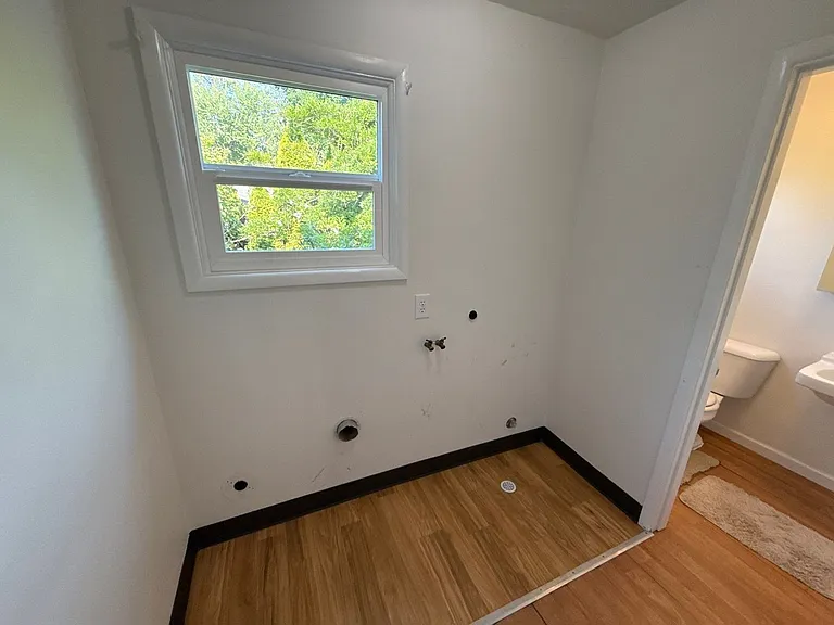 1043 Garlock St S — Photo 12