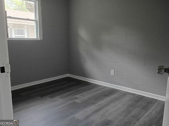 5th image of 2416 16th Ave