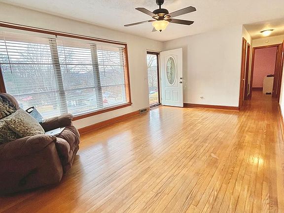 5th image of 60 Grayleaf Cir