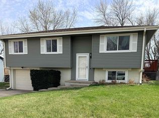 705 E 4th St, Hickman, NE 68372