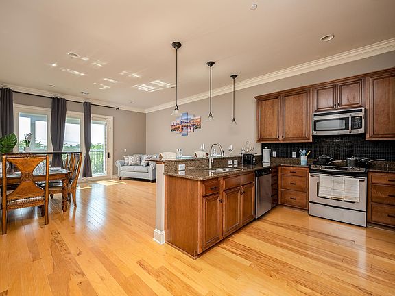 2nd image of 820 N Thompson Ln Suite 3C