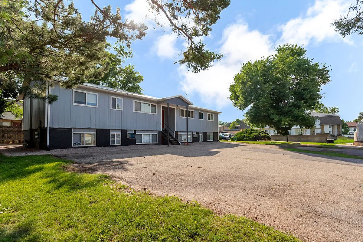 Building Photo - 2925 Somerville Dr #1