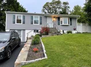 45 Fairfax Rd, Fishkill, NY 12524