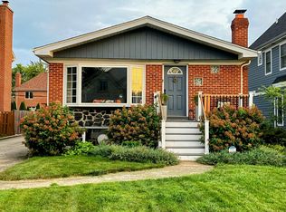550 W Gladys Ave, Elmhurst, IL 60126