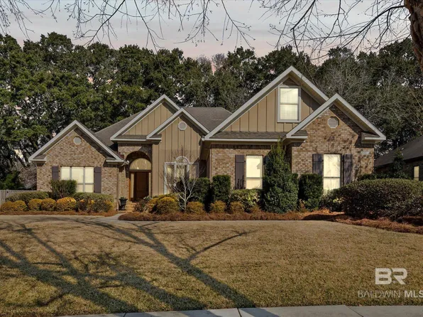 111 Sedgefield Ave, Fairhope, AL 36532