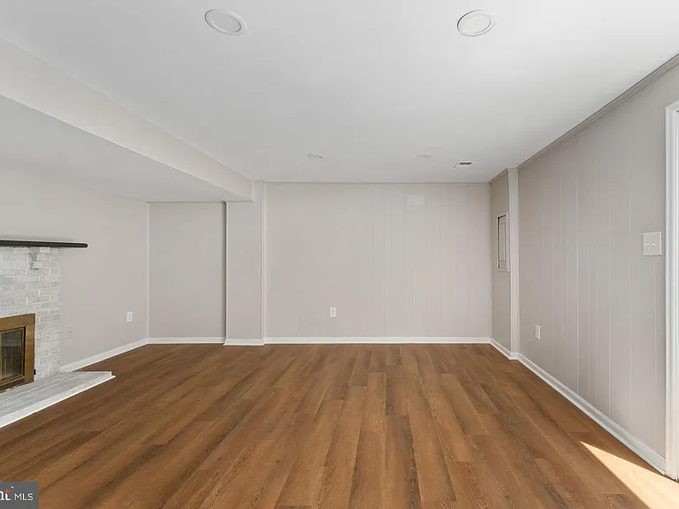 14843 Emberdale Dr — Photo 27