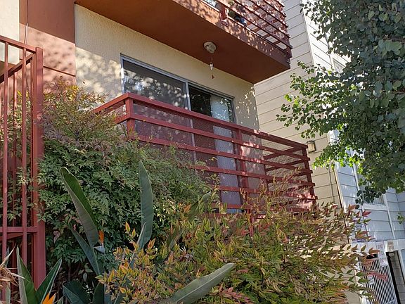 4th image of 10849 Camarillo St