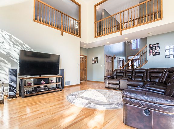 3rd image of 15235 W Pantigo Ln