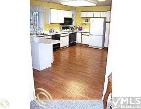 Huge Kitchen.jpg