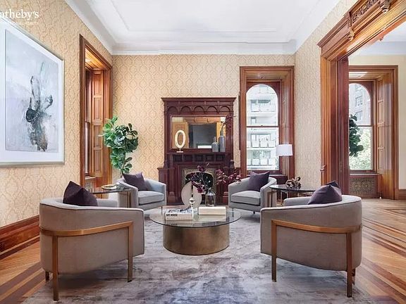 3rd image of 1 W 72nd St APT 26