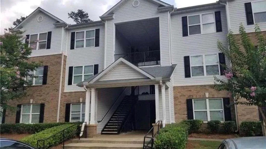 3 bed, 2.0 bath, $1,600 — Photo 1