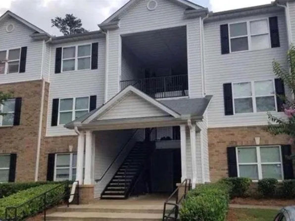 10201 Fairington Ridge Cir, Lithonia, GA 30038