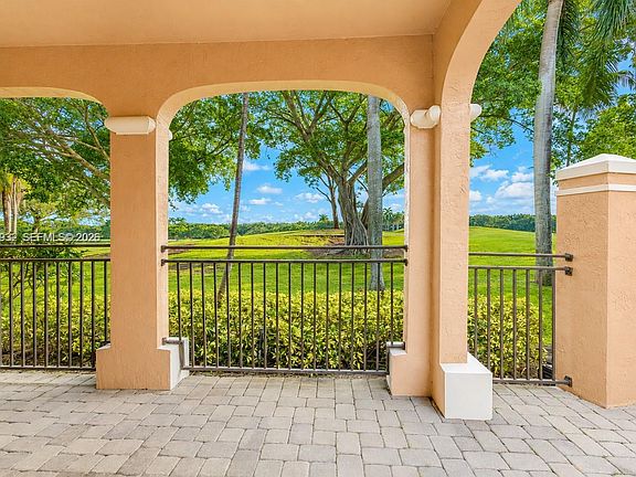 4th image of 2703 Center Court Dr #14