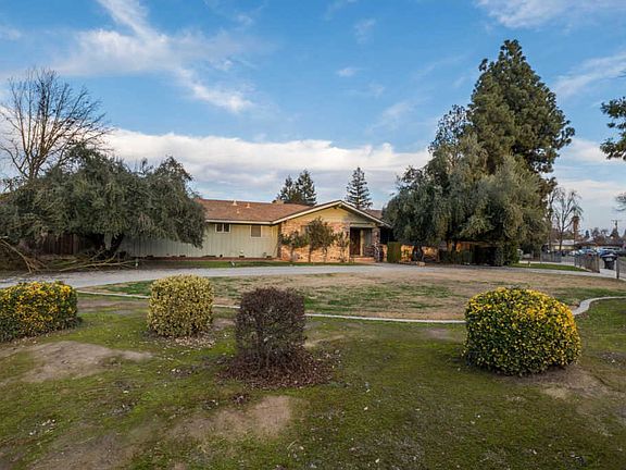 5th image of 2912 W Royal Oaks Dr