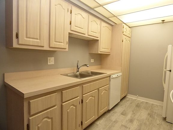 5th image of 1450 Plymouth Ln APT 504