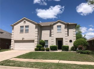 2207 Green Creek Dr, Arlington, TX 76001