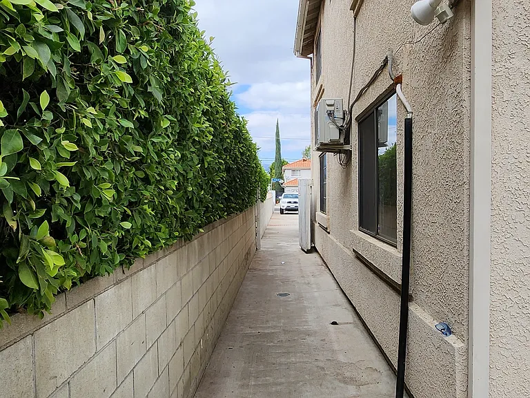 Stagg St — Photo 11