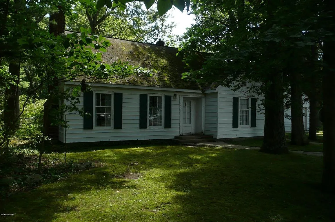 1857 Seminole Rd photo 1