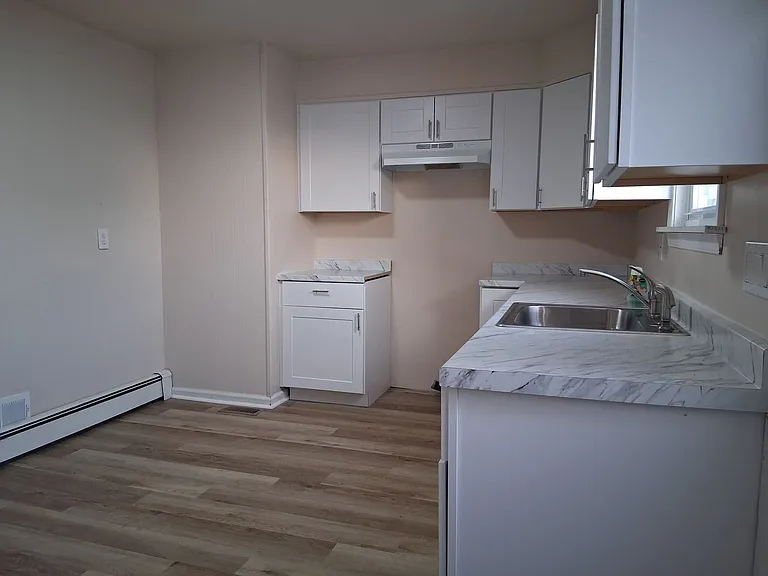 51 Cedarcrest Ave — Photo 8