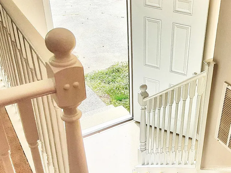 2421 Camellia Dr — Photo 2