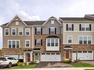 412 Scharberry Ln, Mars, PA
